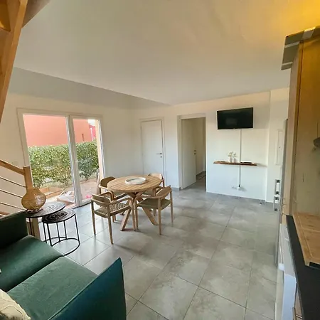 Holiday home Heated Pools