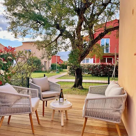 Holiday home Heated Pools